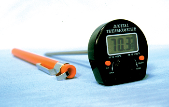  ANTI-ROLL DIGITAL TRACEABLE THERMOMETER